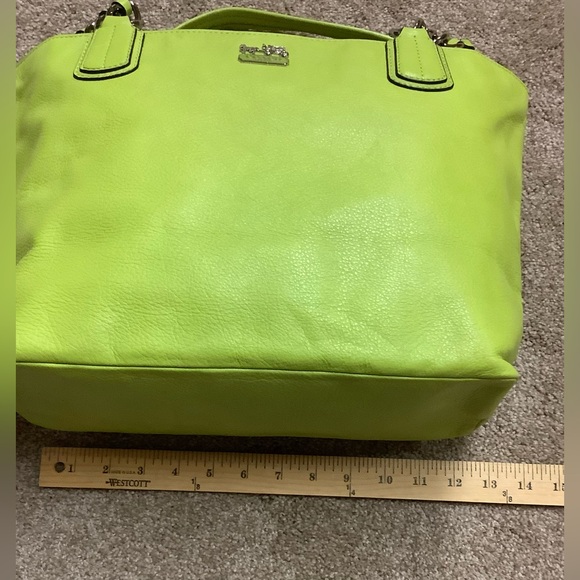 ๐๐HP๐๐Coach "RARE"- NWT Madison Tote #20466SV/KIWI w/ Scarf & Bracelet-All NWT - Picture 6 of 16